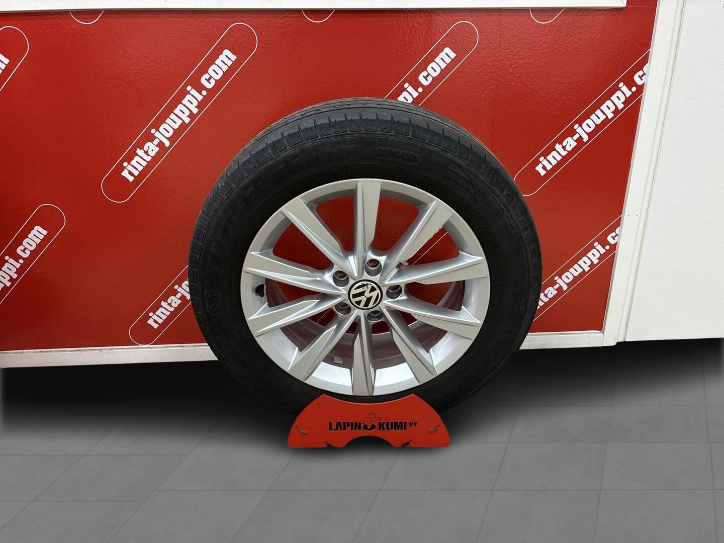 VOLKSWAGEN Tiguan 2011