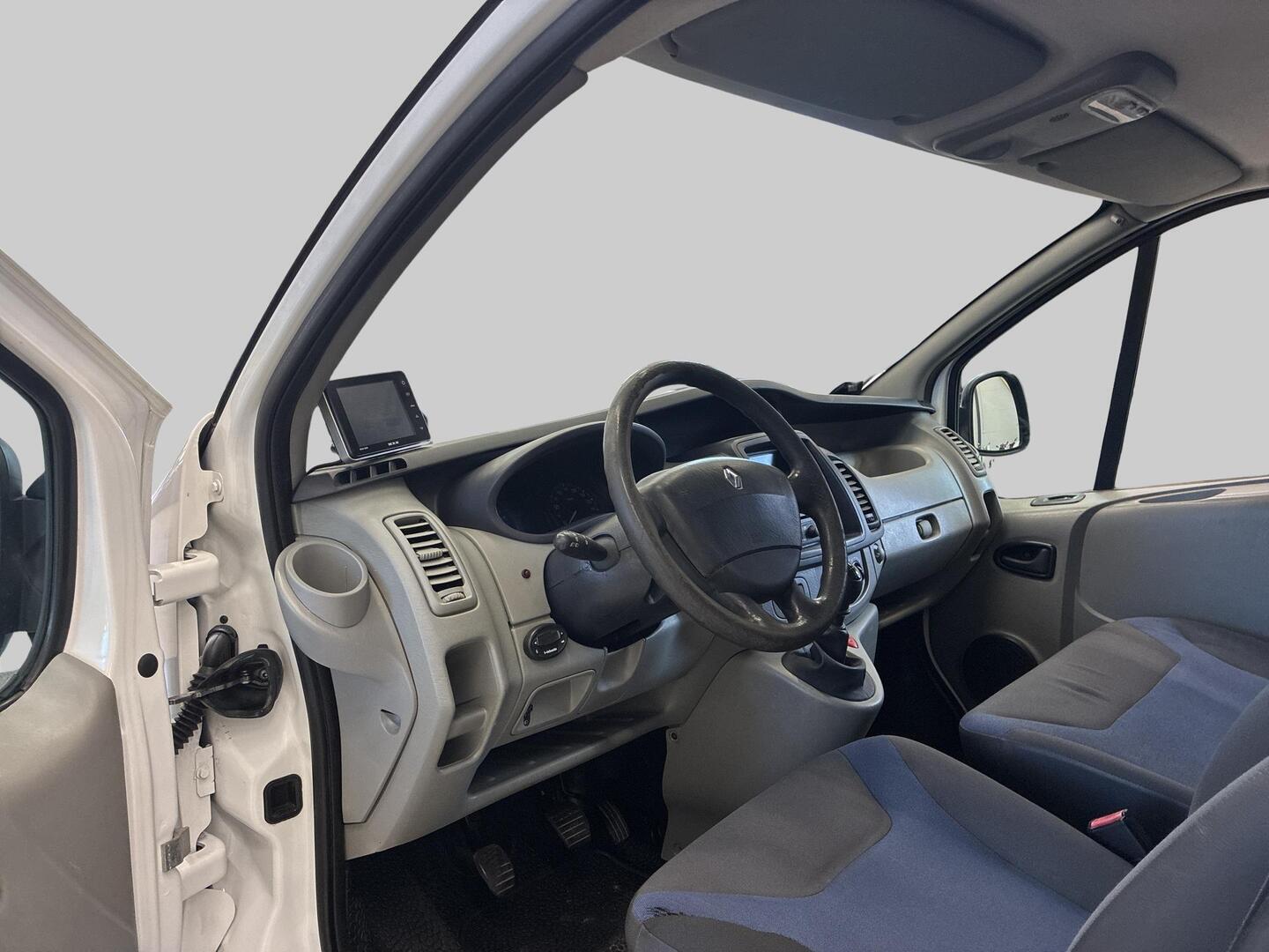 RENAULT Trafic 2013
