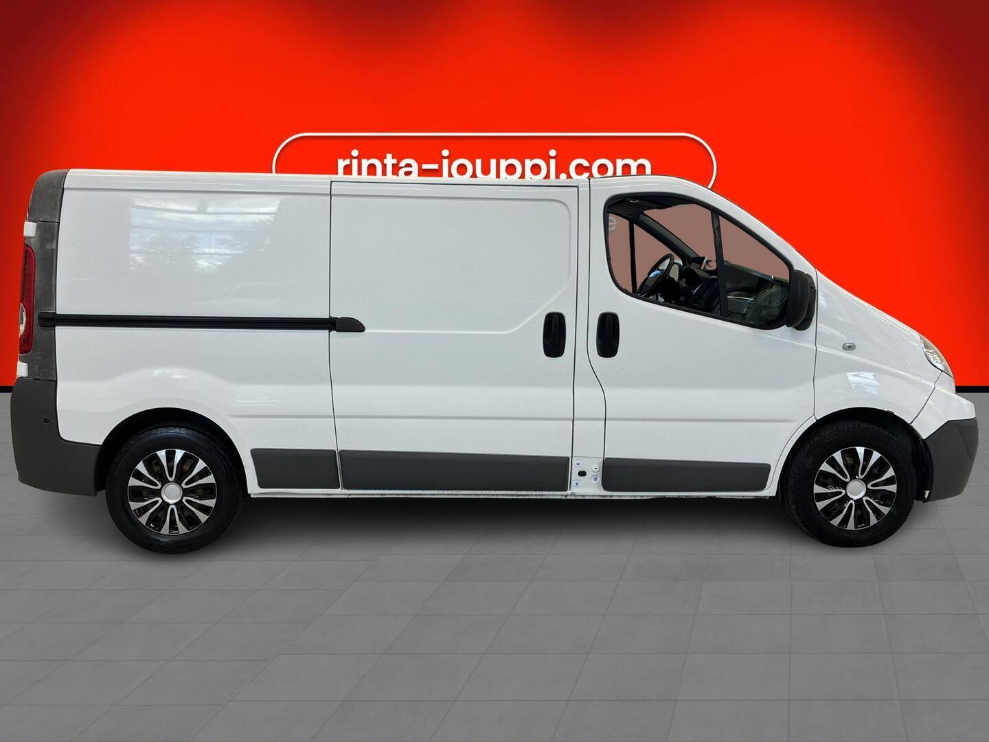 RENAULT Trafic 2013