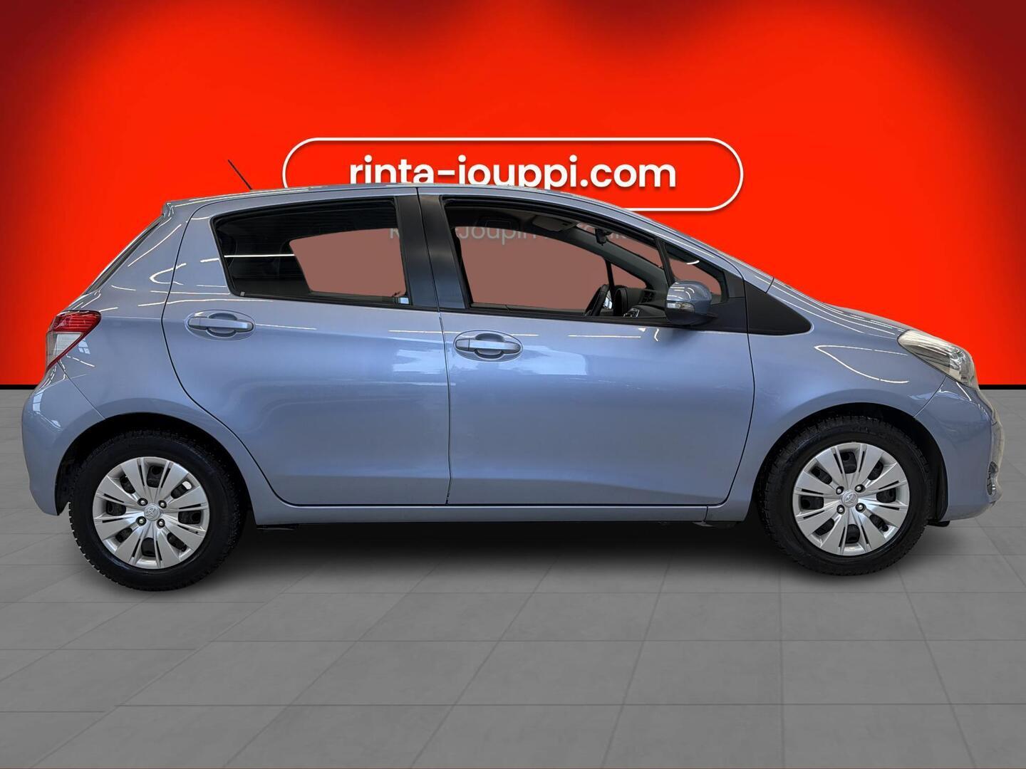 TOYOTA Yaris 2013