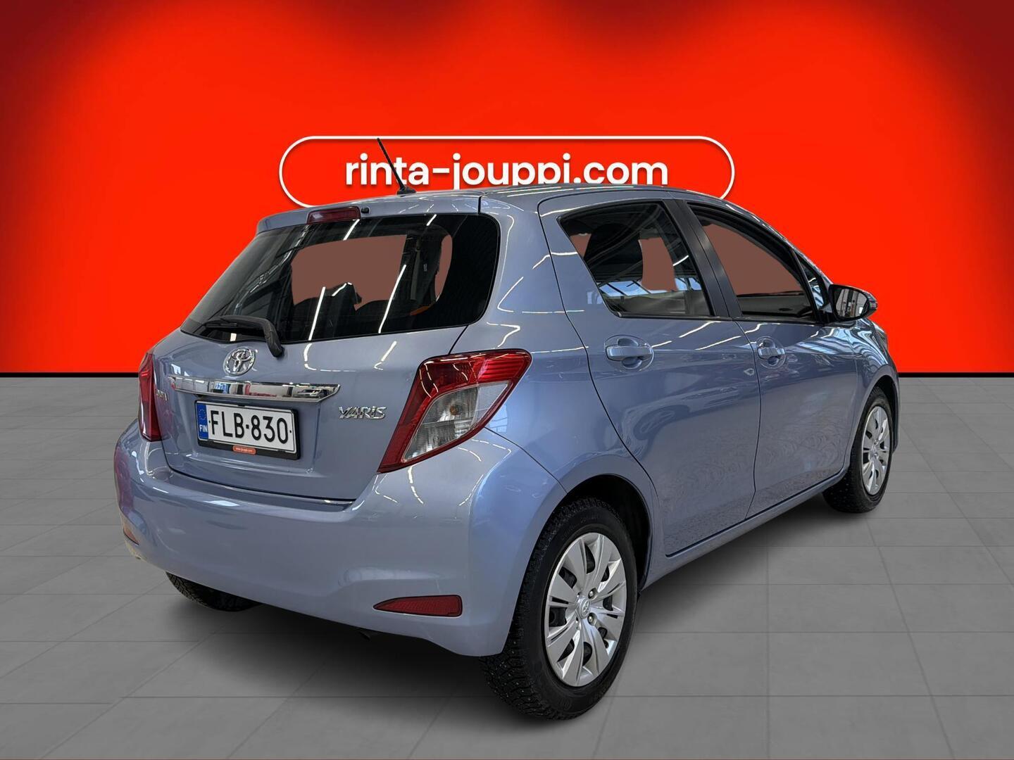TOYOTA Yaris 2013