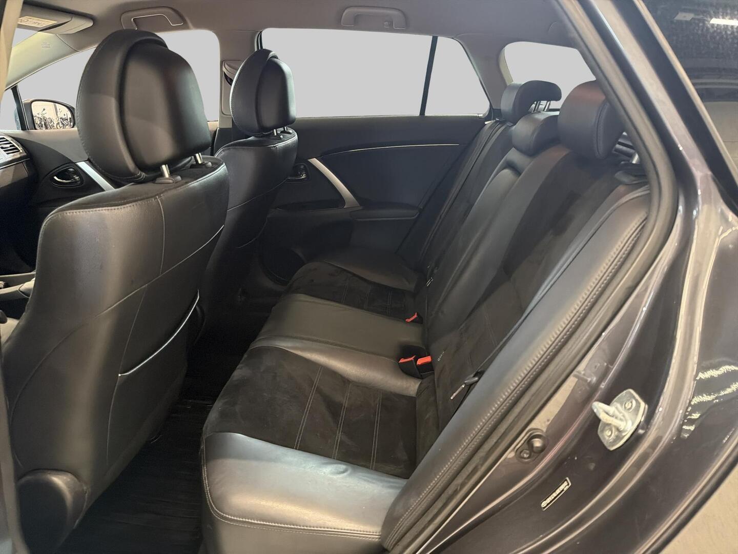 TOYOTA Avensis 2014