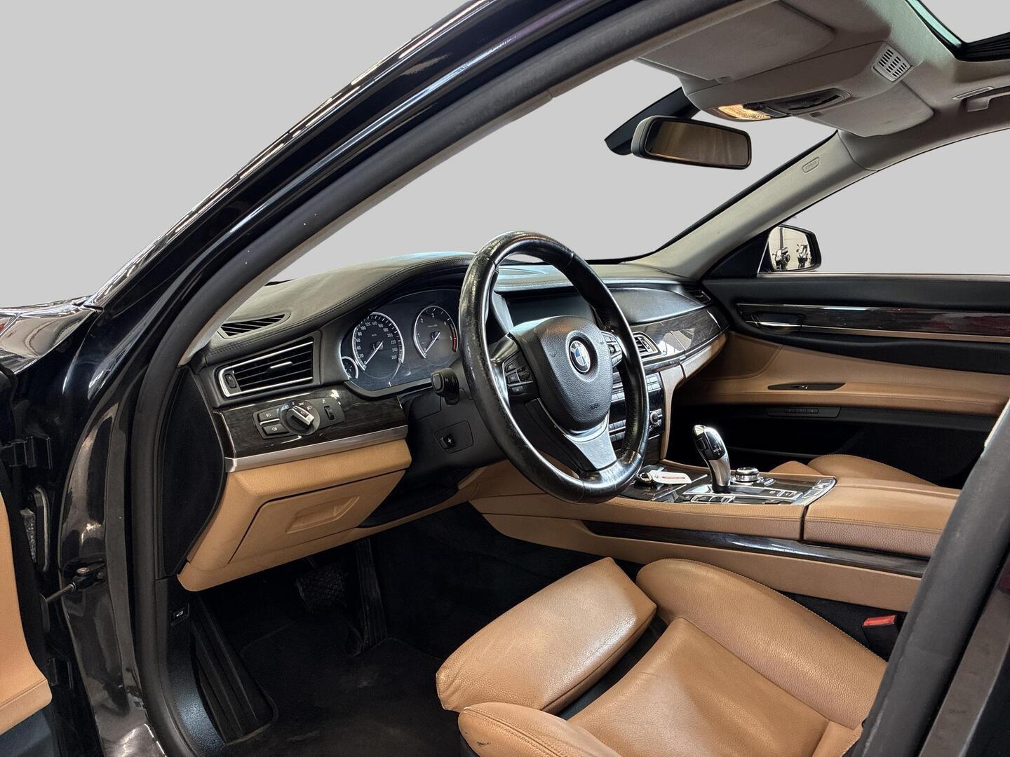 BMW 730 2009