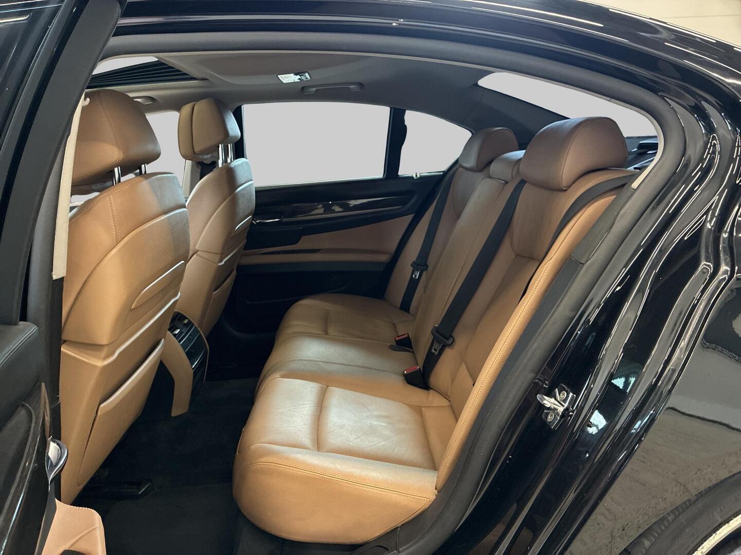 BMW 730 2009