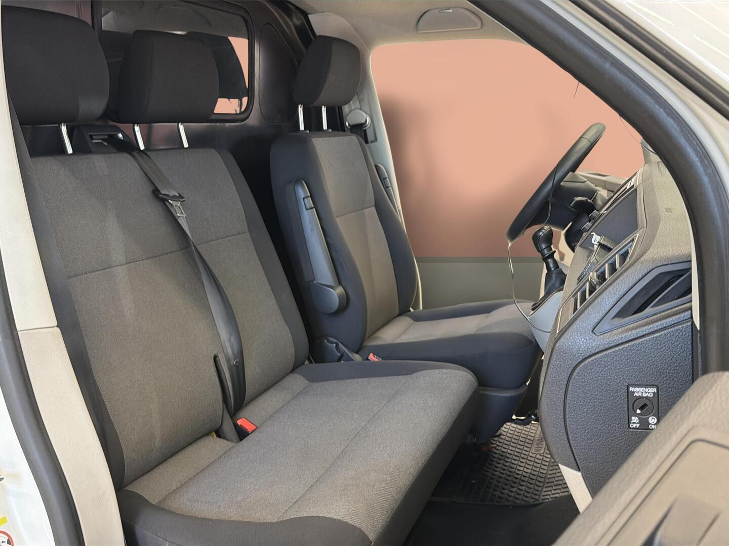 VOLKSWAGEN Transporter 2017