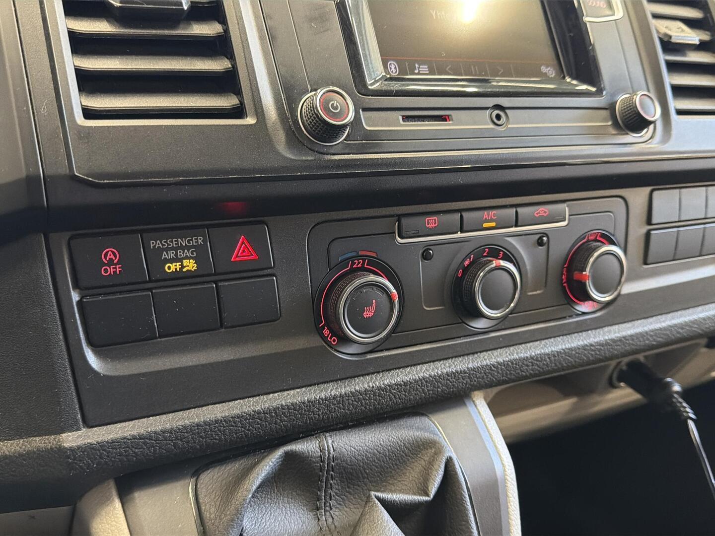 VOLKSWAGEN Transporter 2017