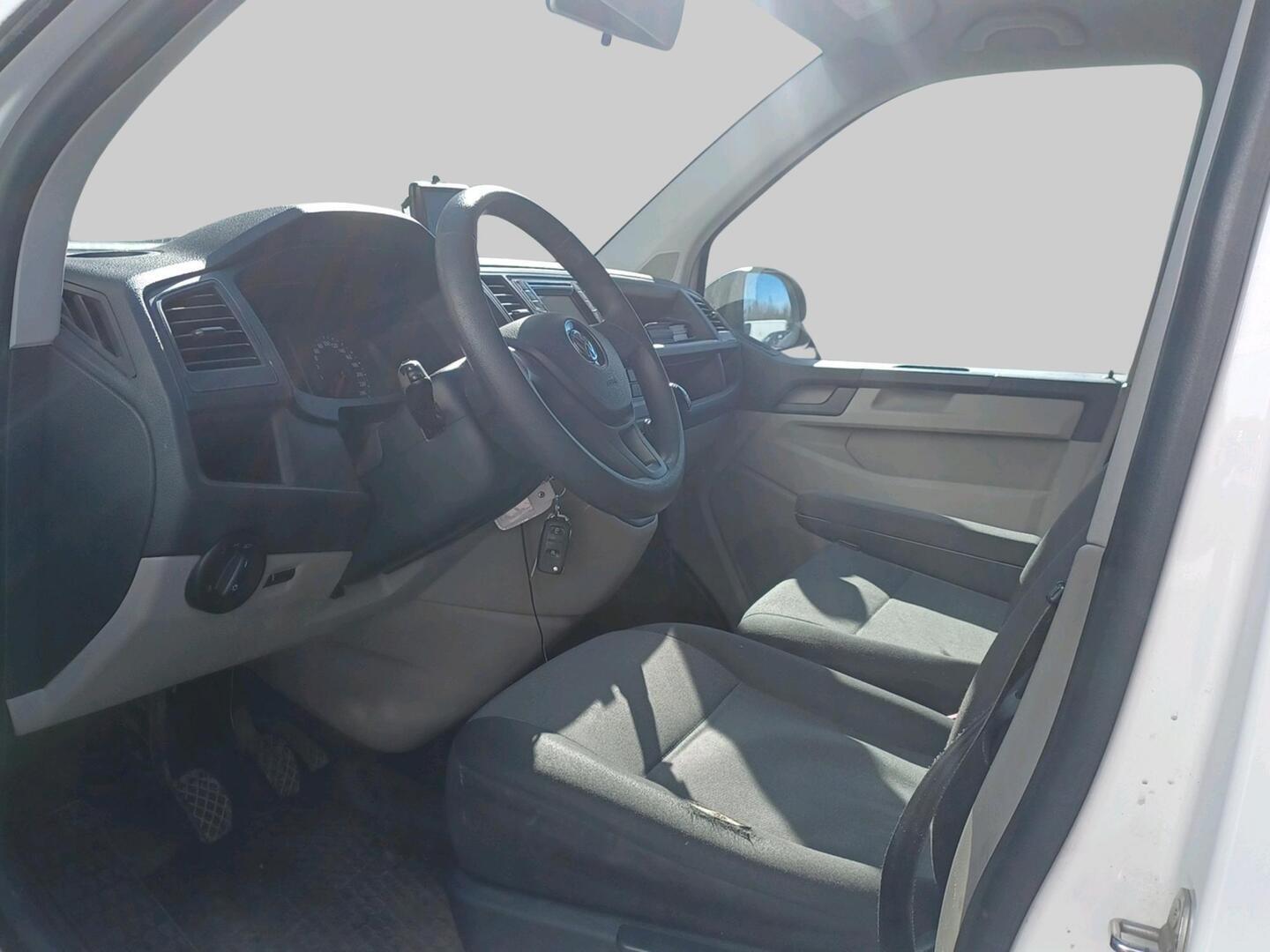 VOLKSWAGEN Transporter 2017