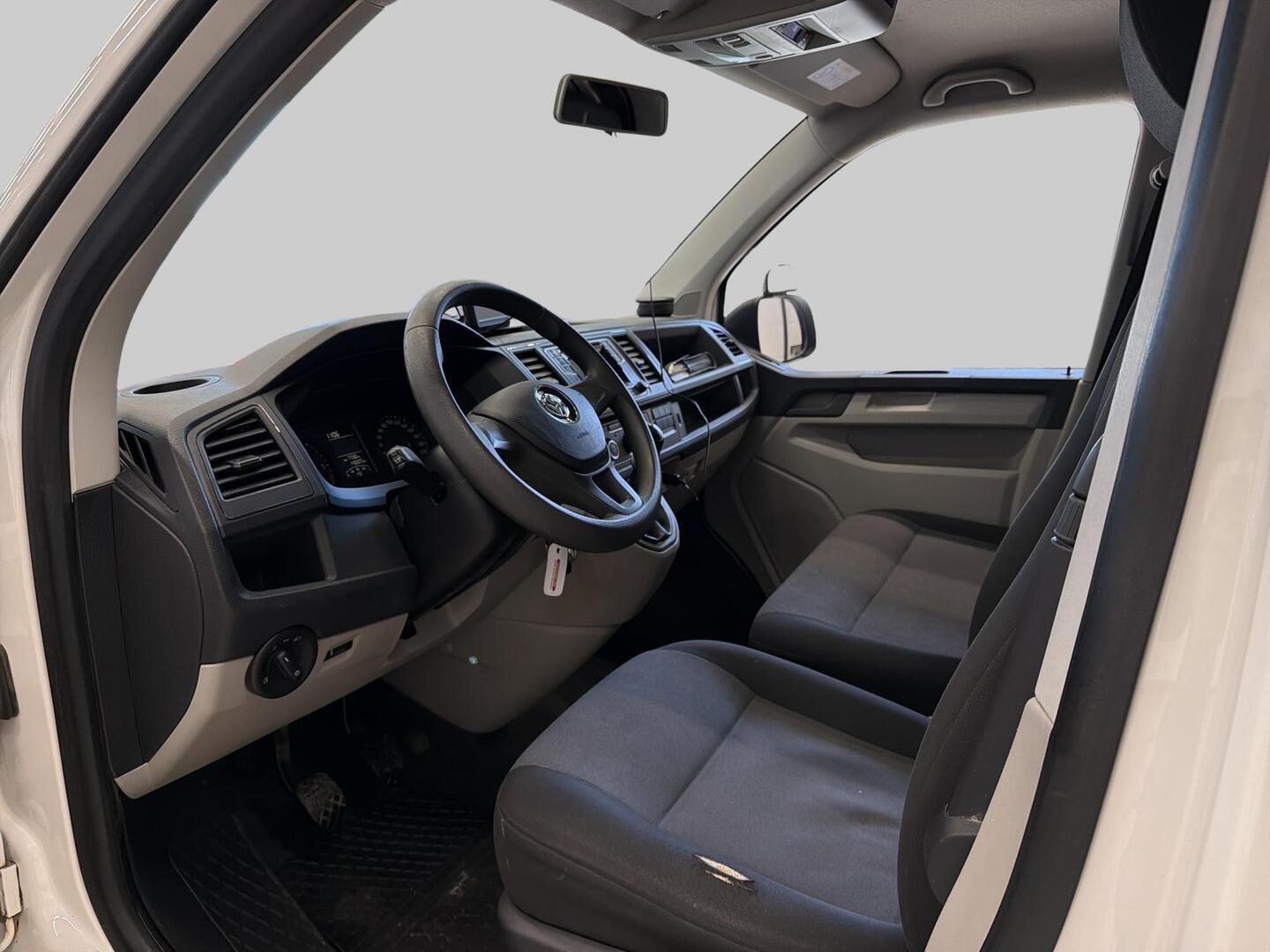 VOLKSWAGEN Transporter 2017