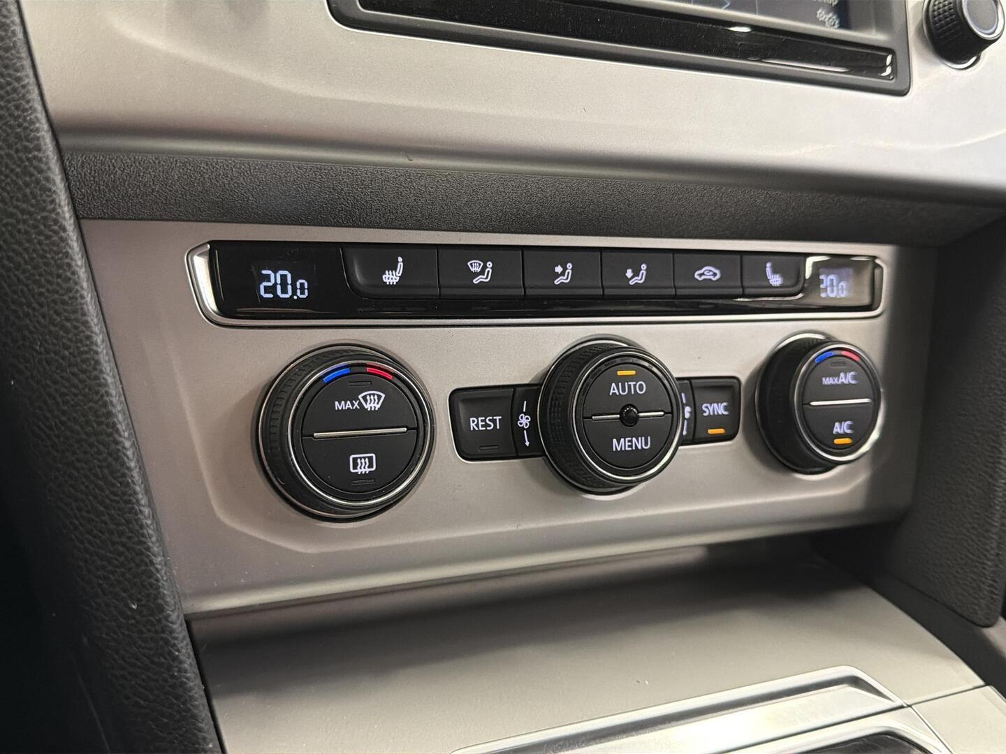 VOLKSWAGEN Passat 2015