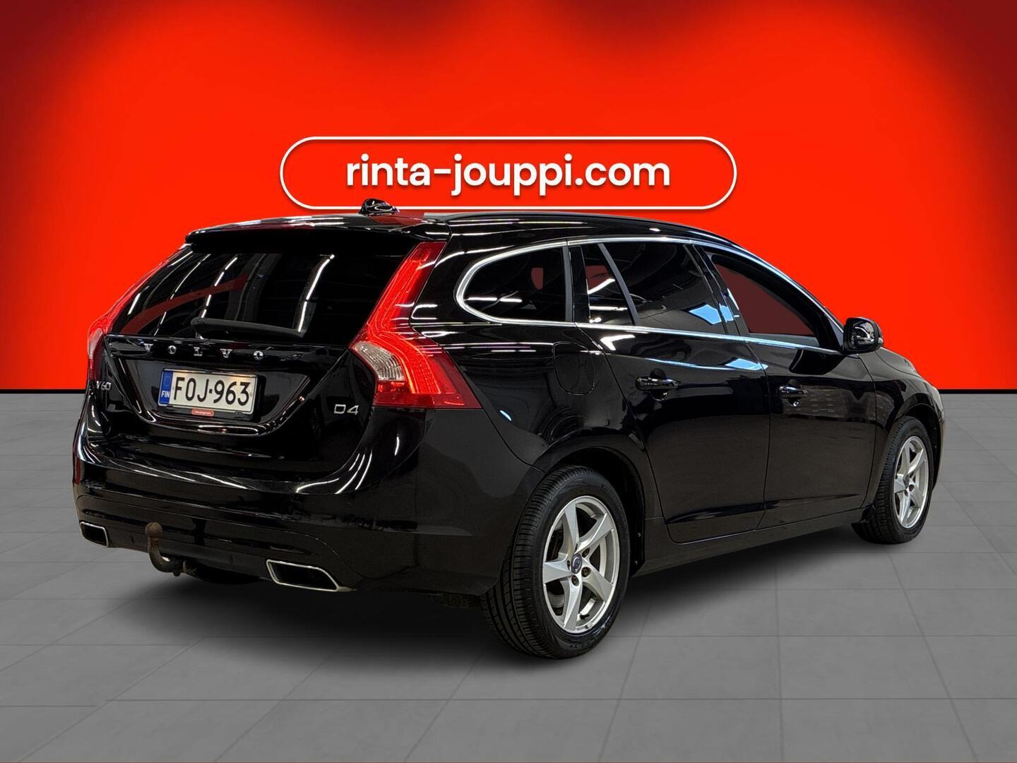 VOLVO V60 2015