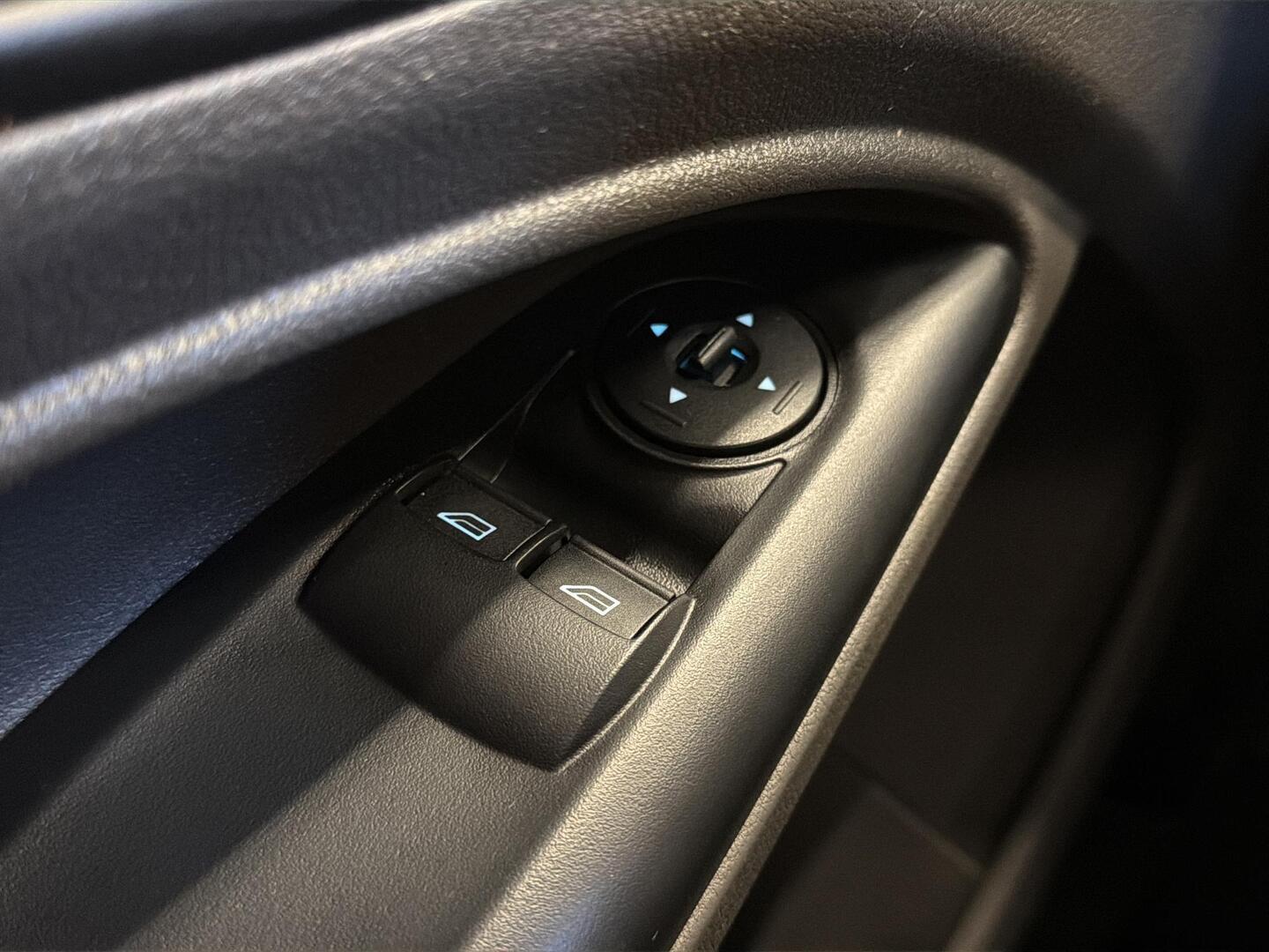 FORD TRANSIT CONNECT 2021