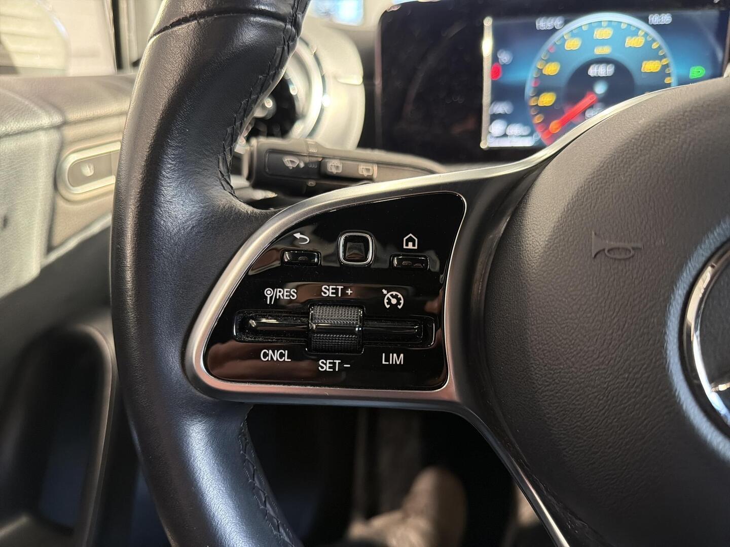 MERCEDES-BENZ A 2020