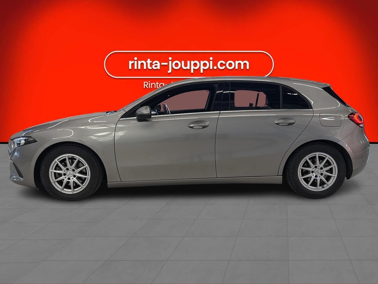 MERCEDES-BENZ A 2020