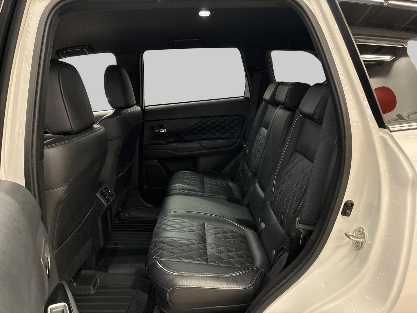 MITSUBISHI Outlander PHEV 2019