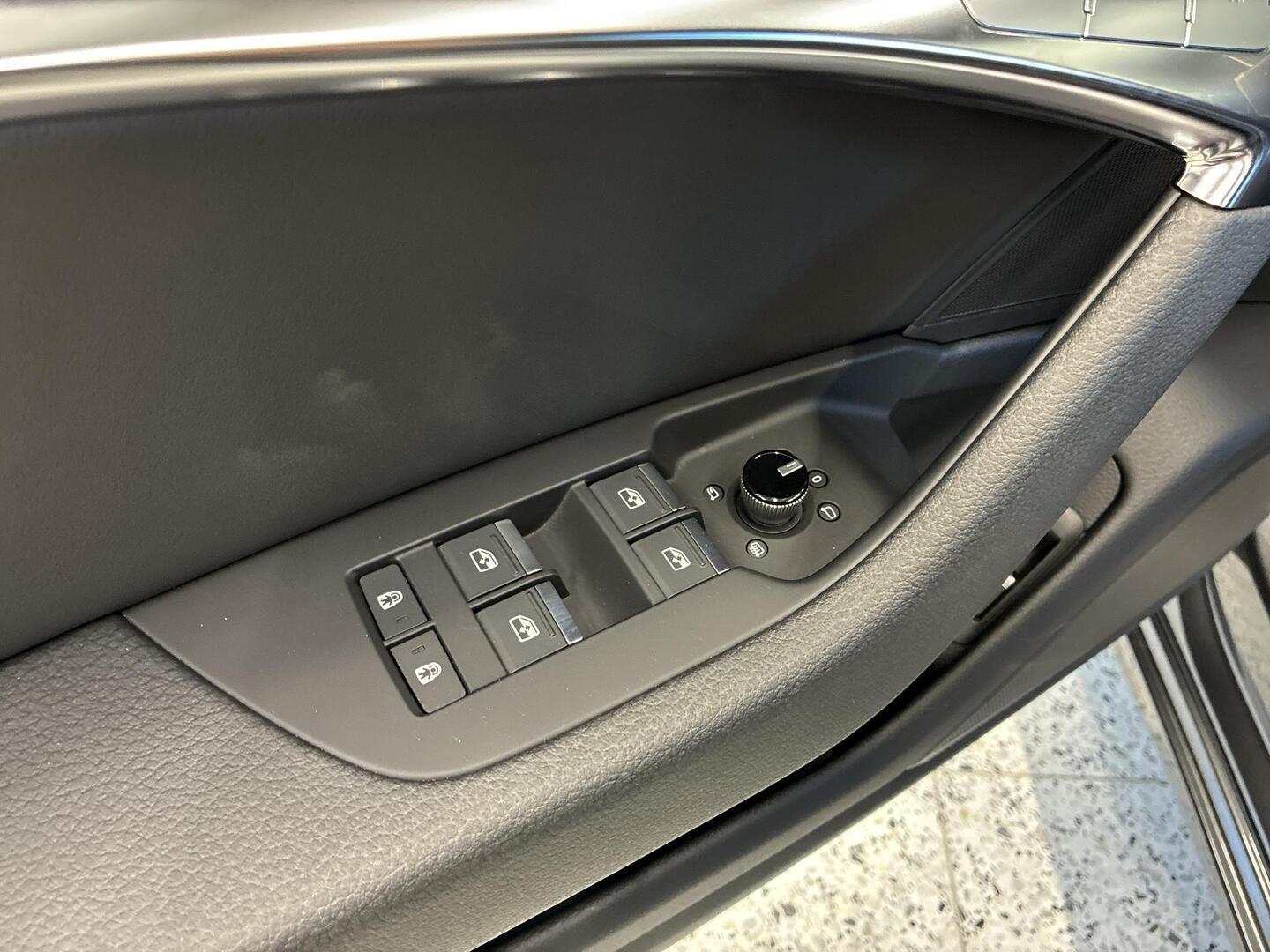 AUDI A6 2023
