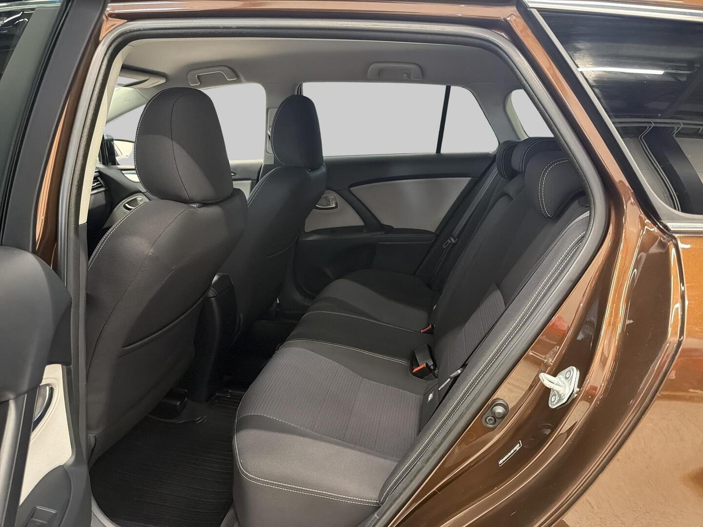 TOYOTA AVENSIS 2017