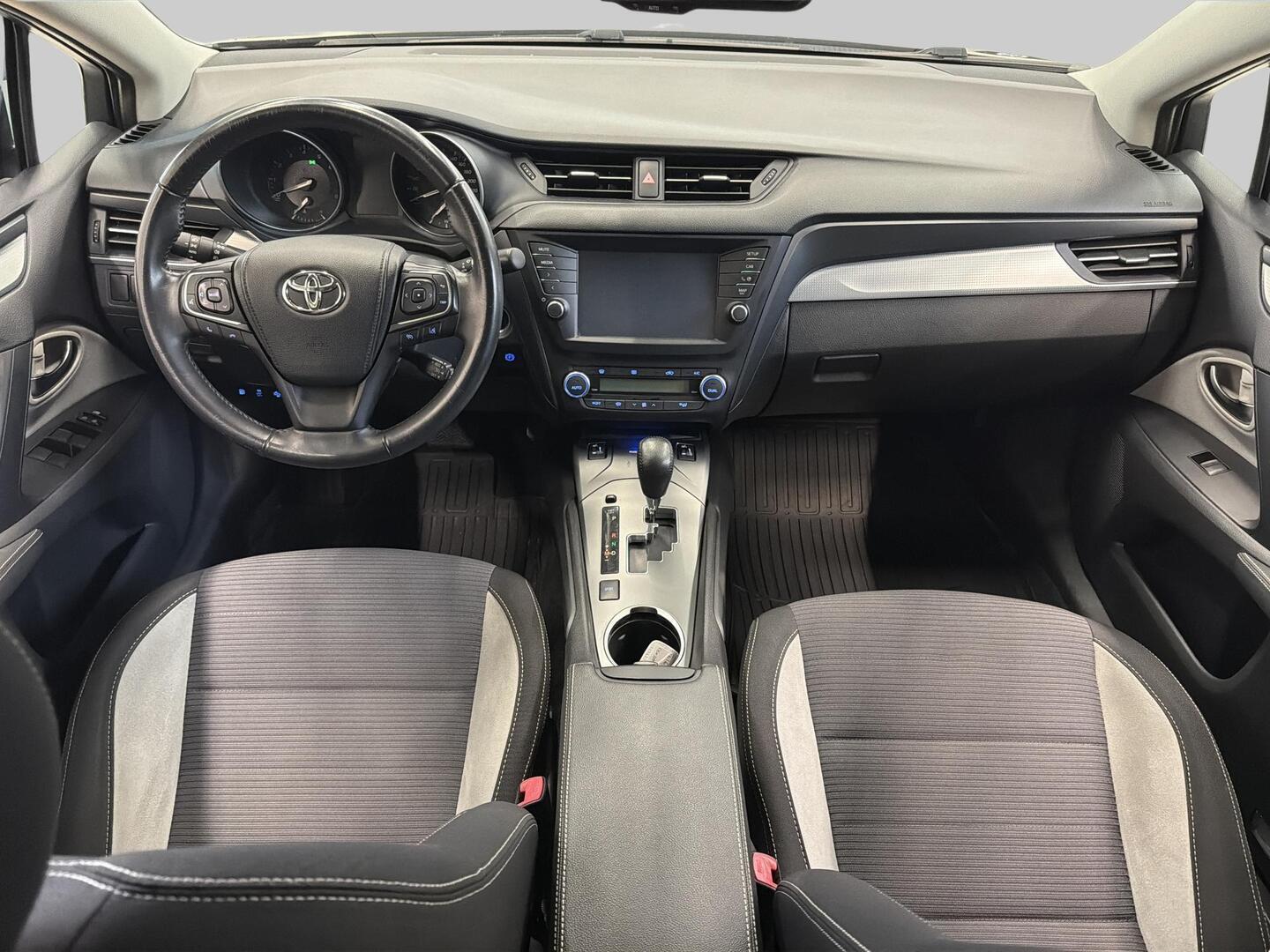 TOYOTA AVENSIS 2017