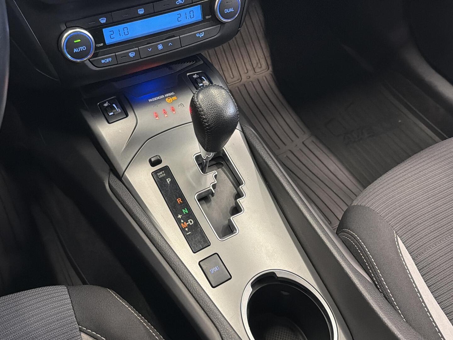 TOYOTA AVENSIS 2017