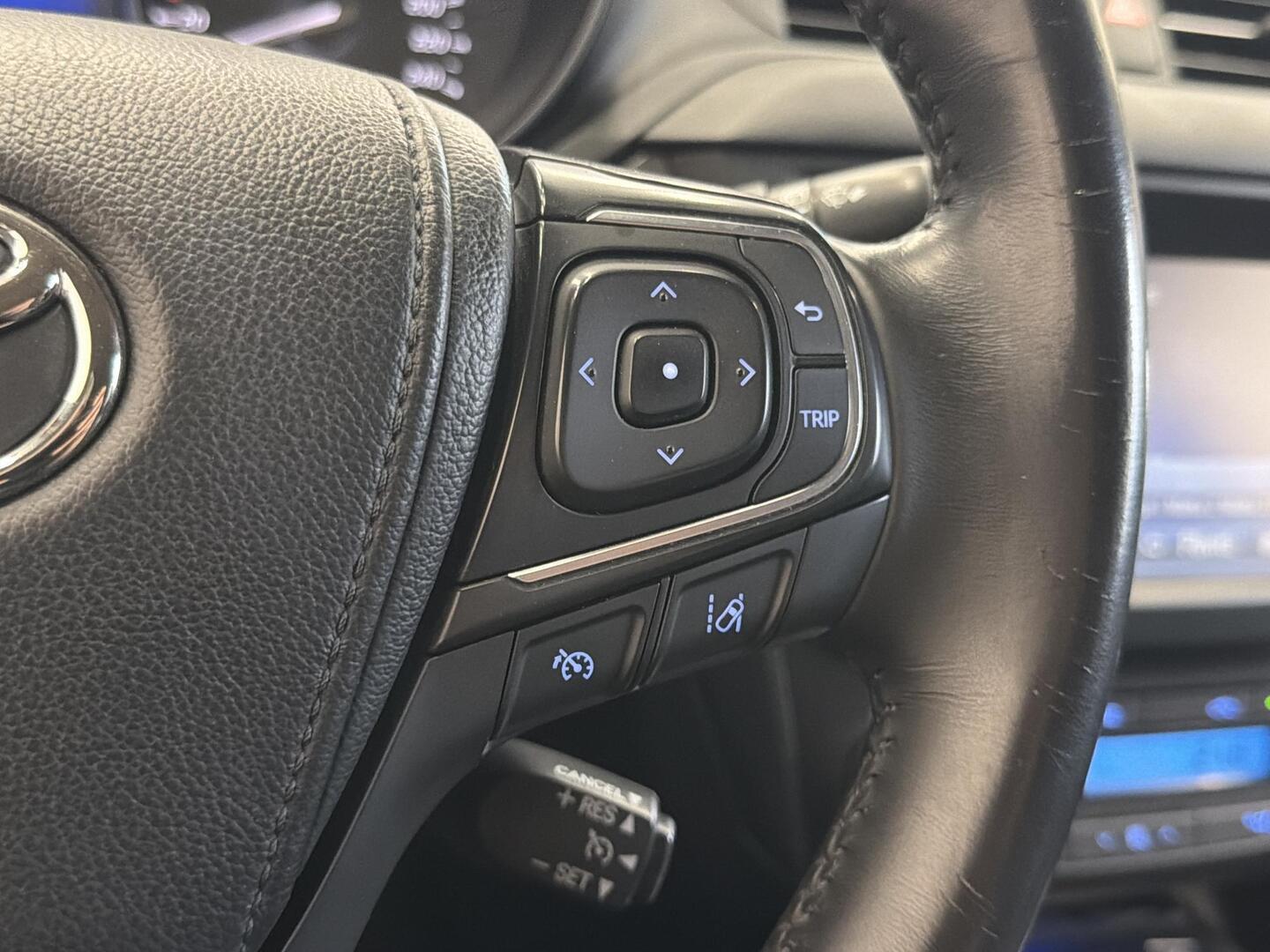 TOYOTA AVENSIS 2017