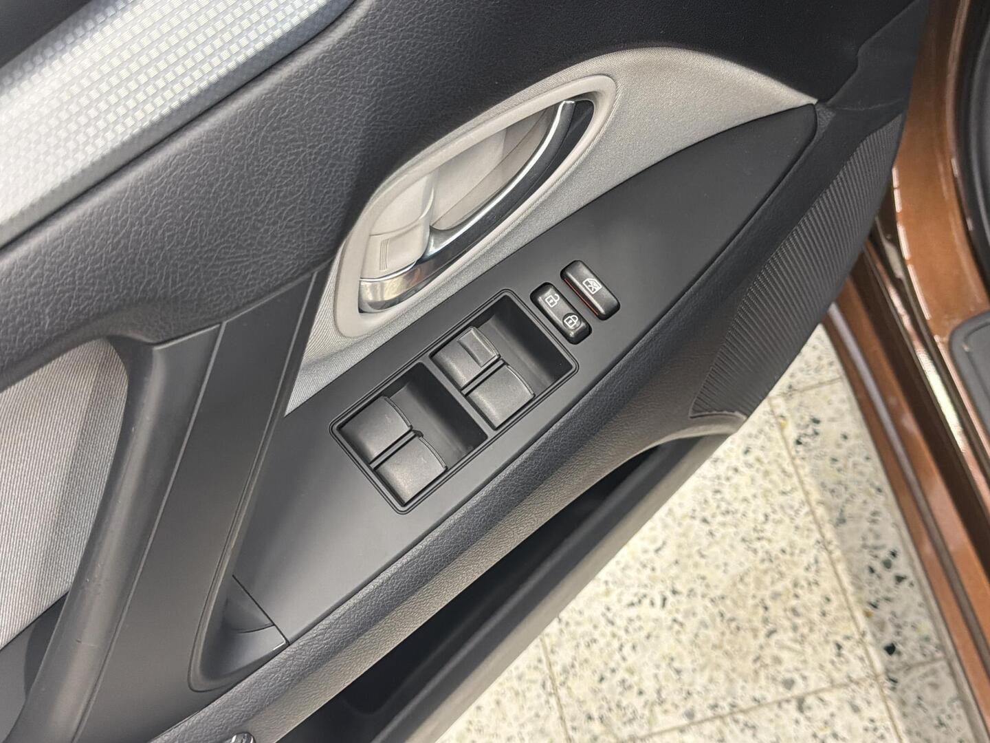 TOYOTA AVENSIS 2017