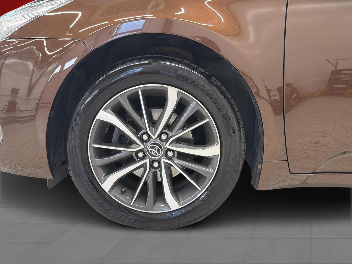 TOYOTA AVENSIS 2017