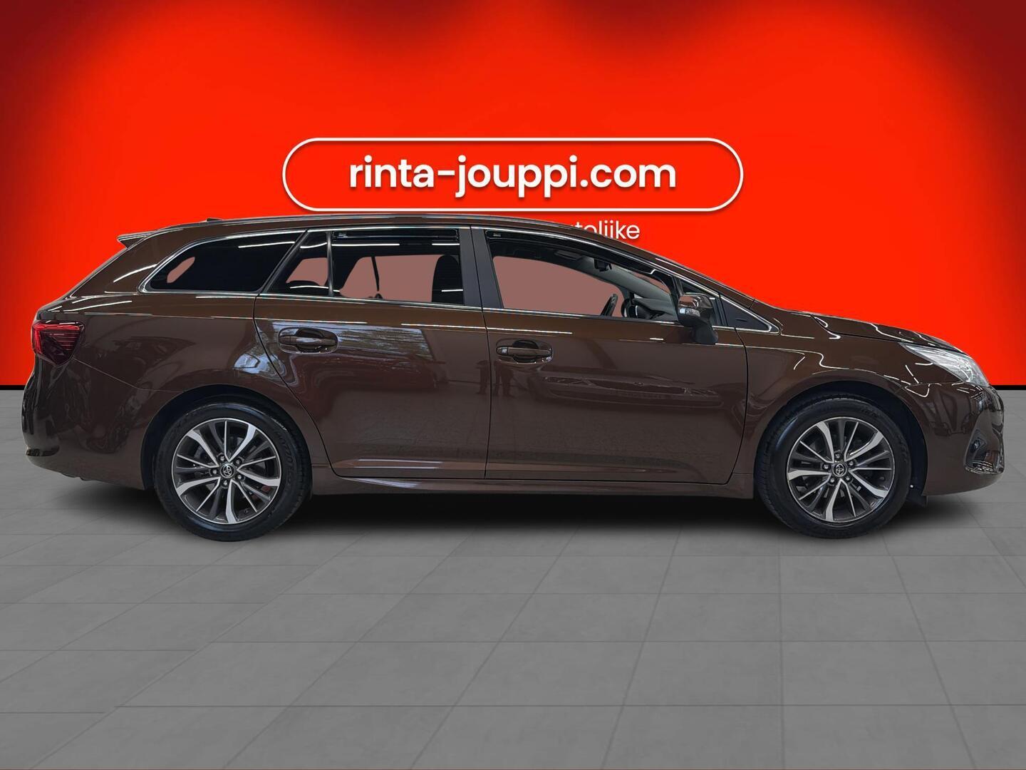 TOYOTA AVENSIS 2017