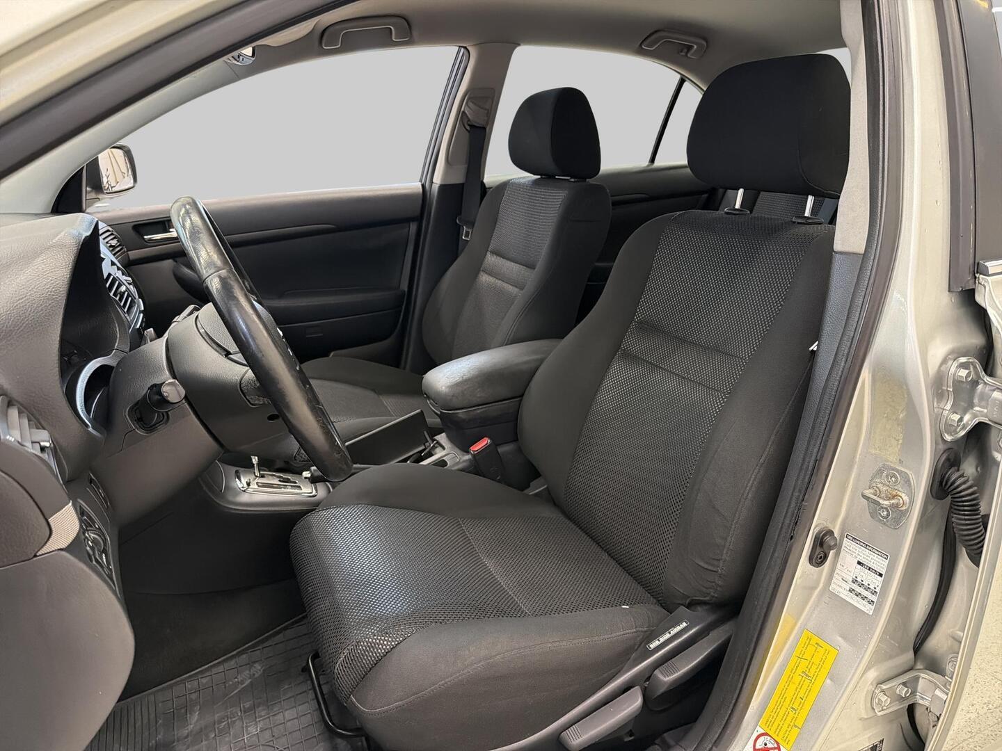 TOYOTA Avensis 2005