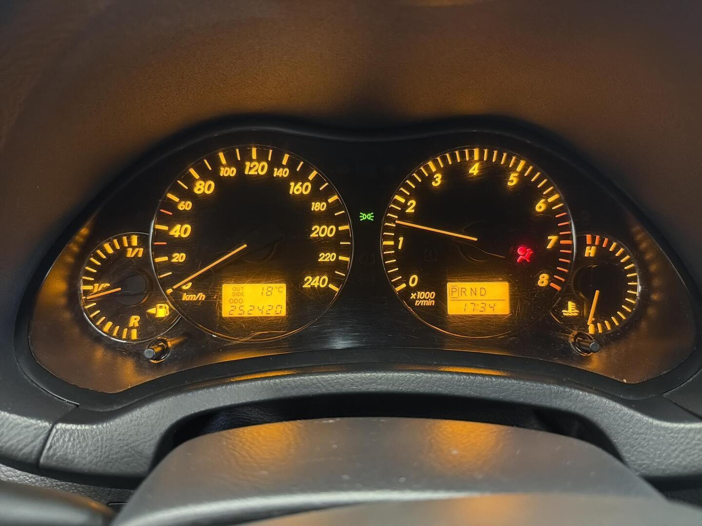 TOYOTA Avensis 2005