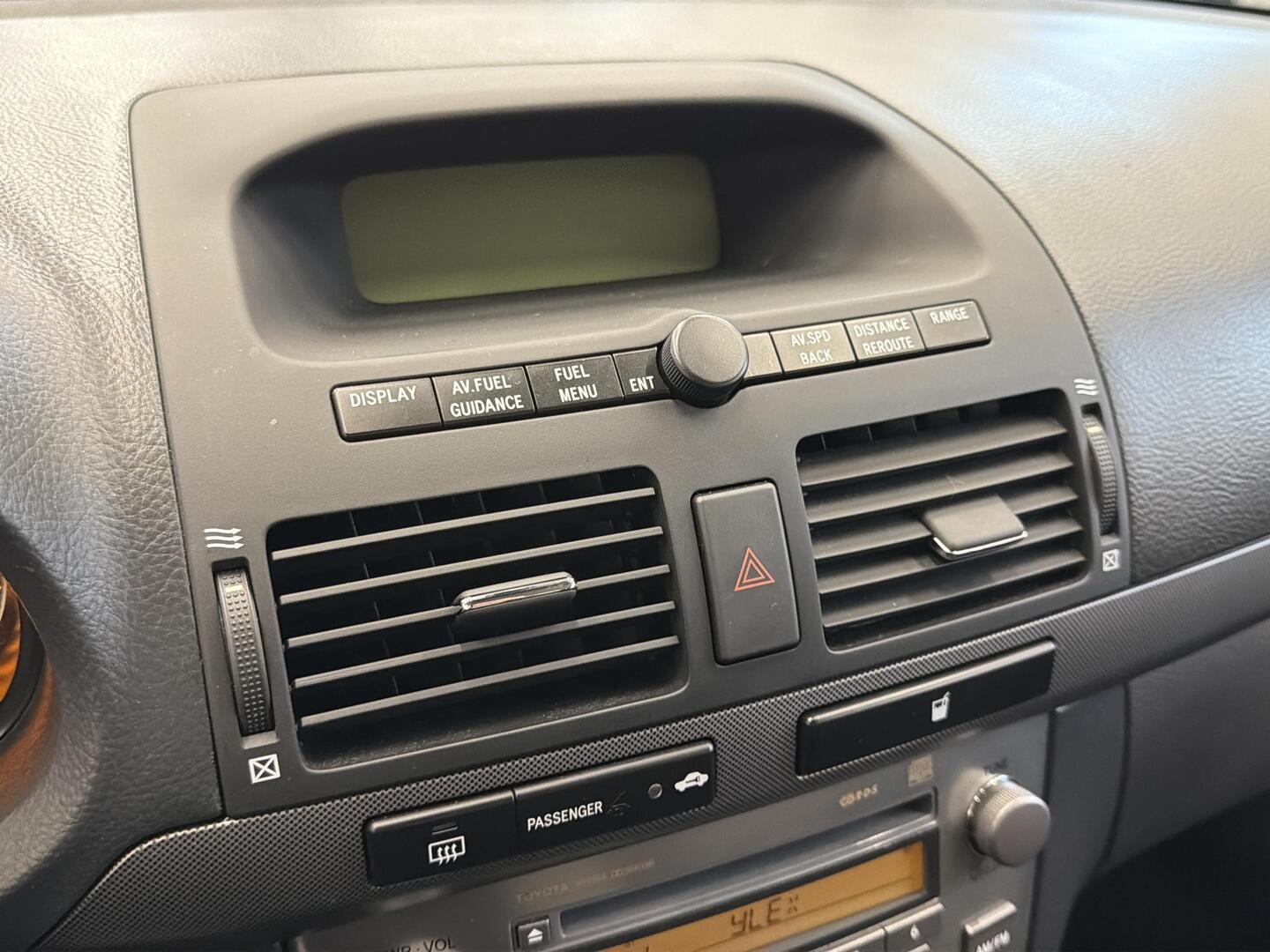 TOYOTA Avensis 2005