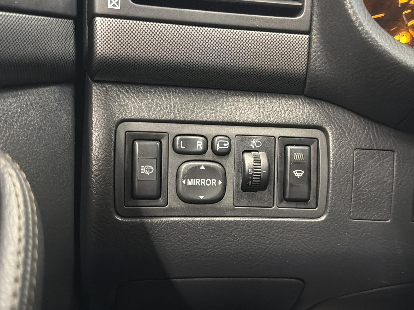 TOYOTA Avensis 2005