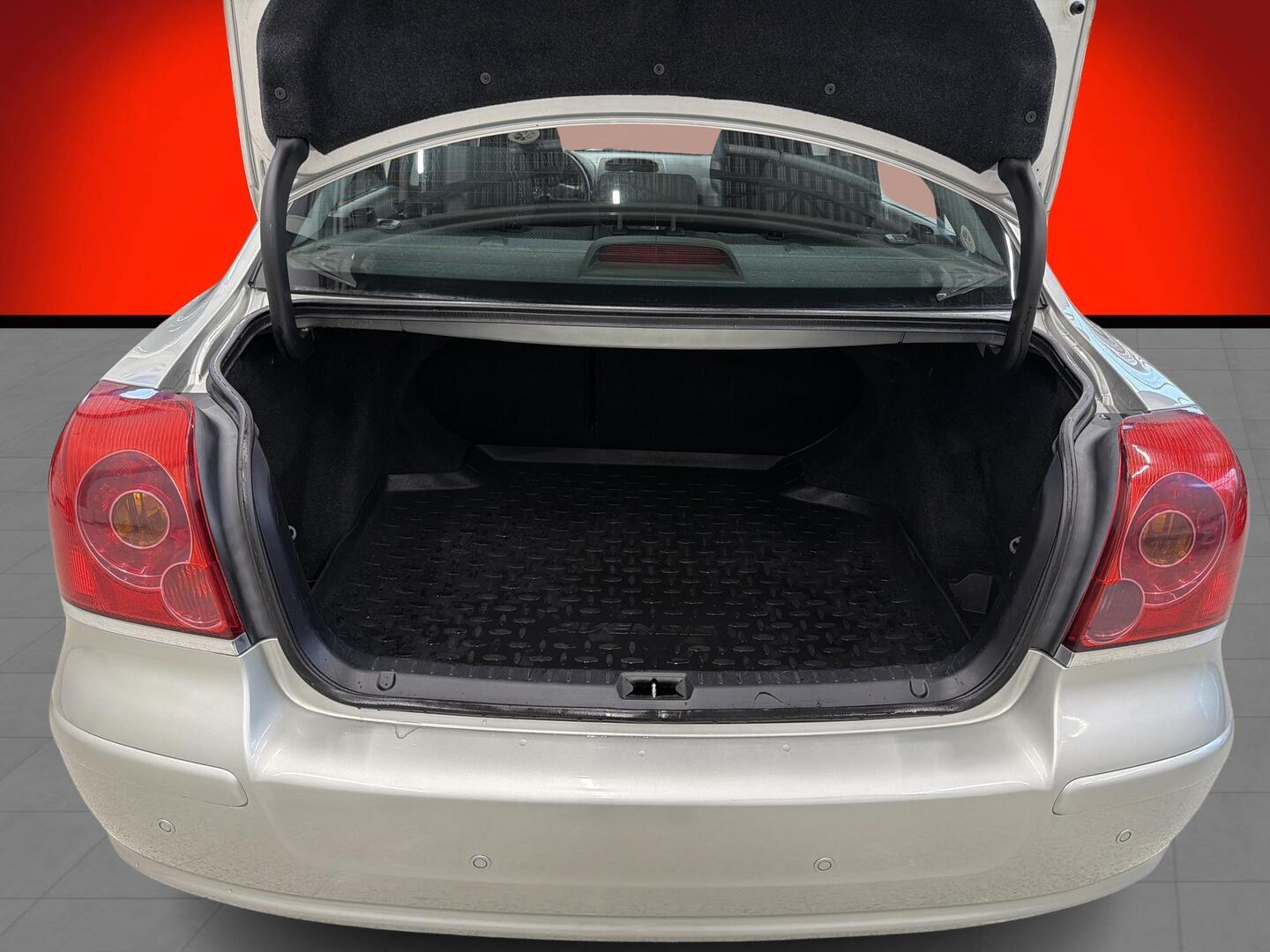 TOYOTA Avensis 2005