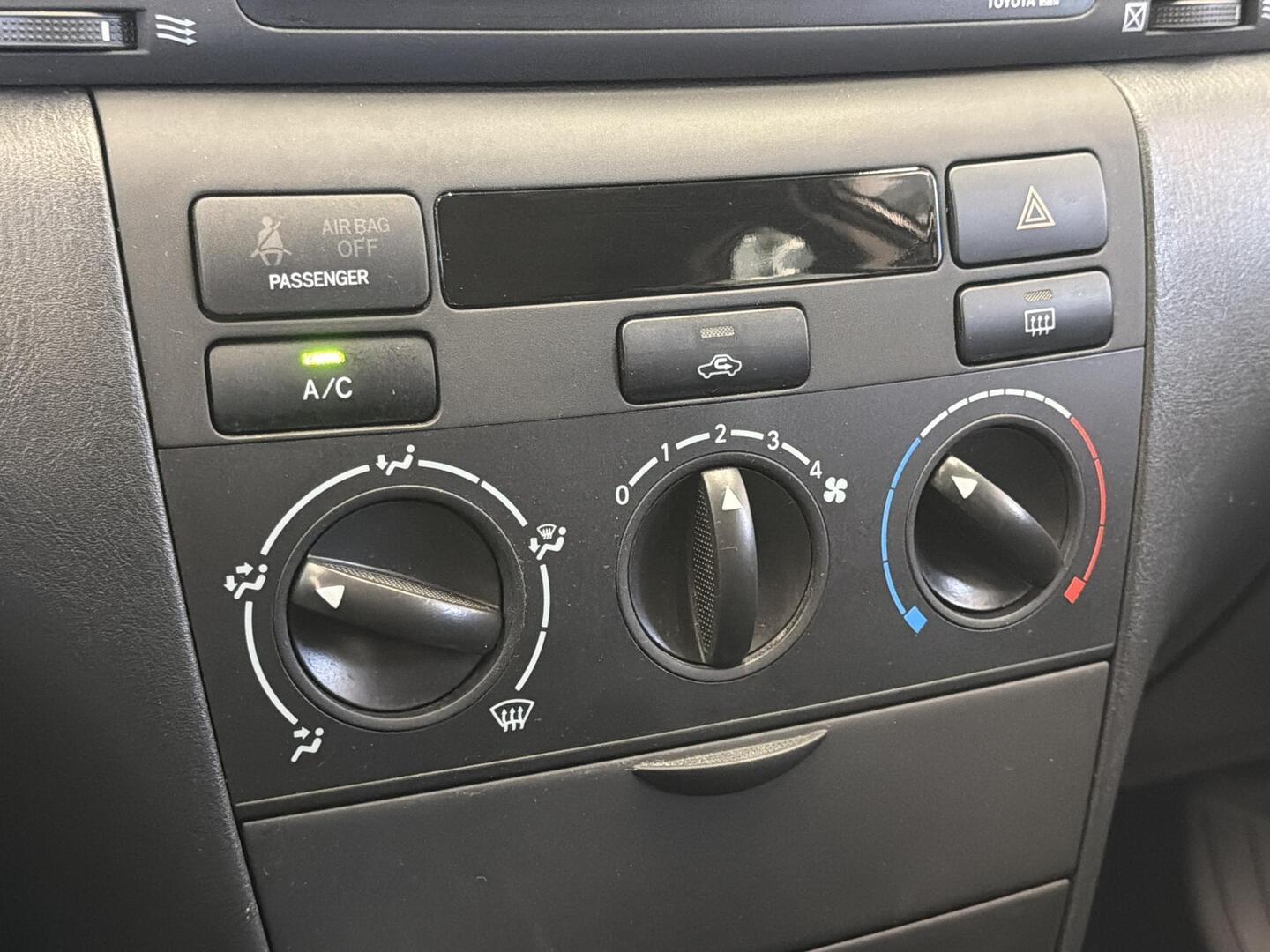 TOYOTA Corolla 2005