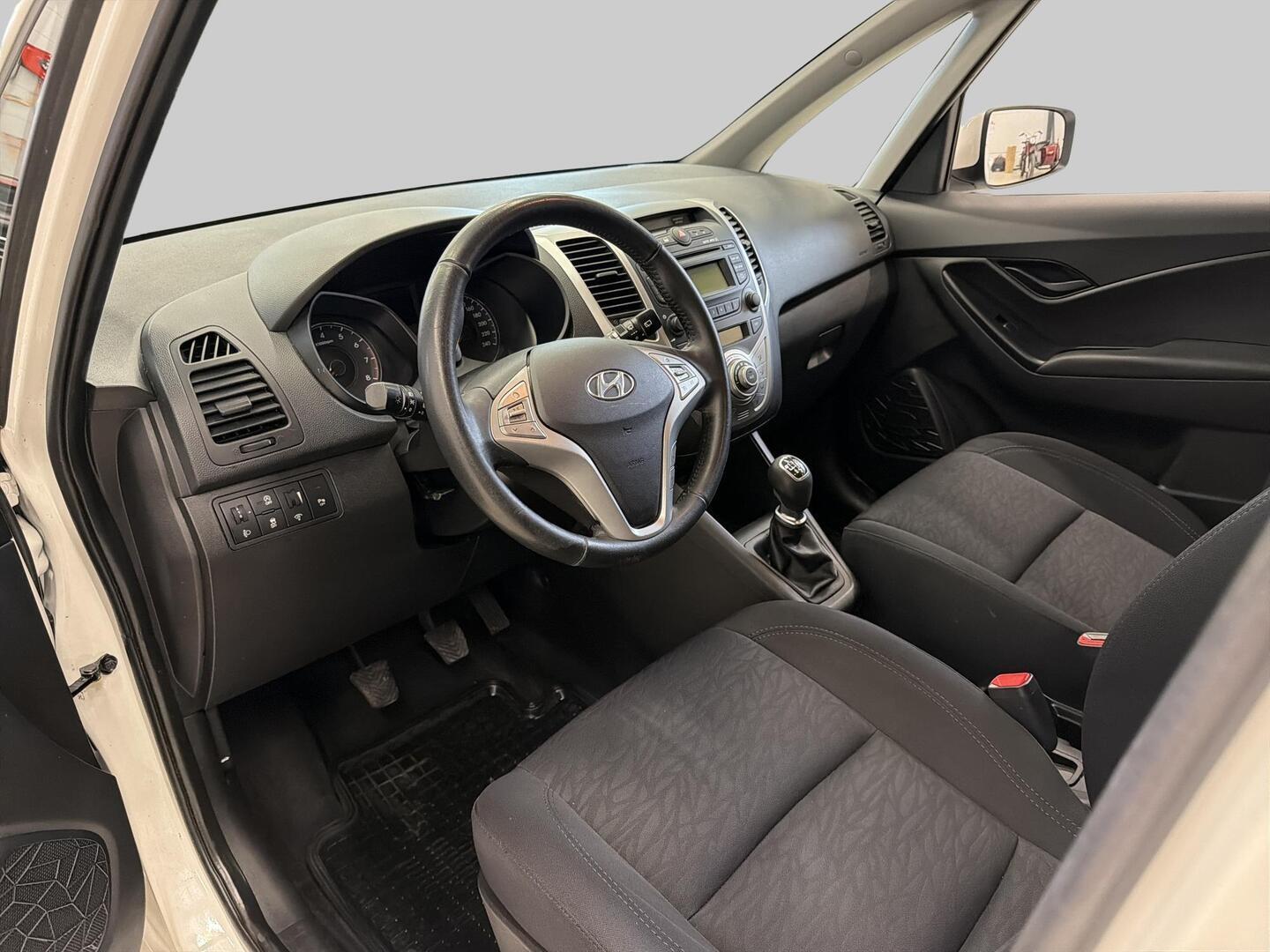 HYUNDAI ix20 2012