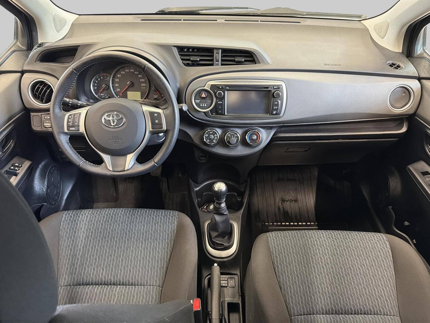 TOYOTA Yaris 2012