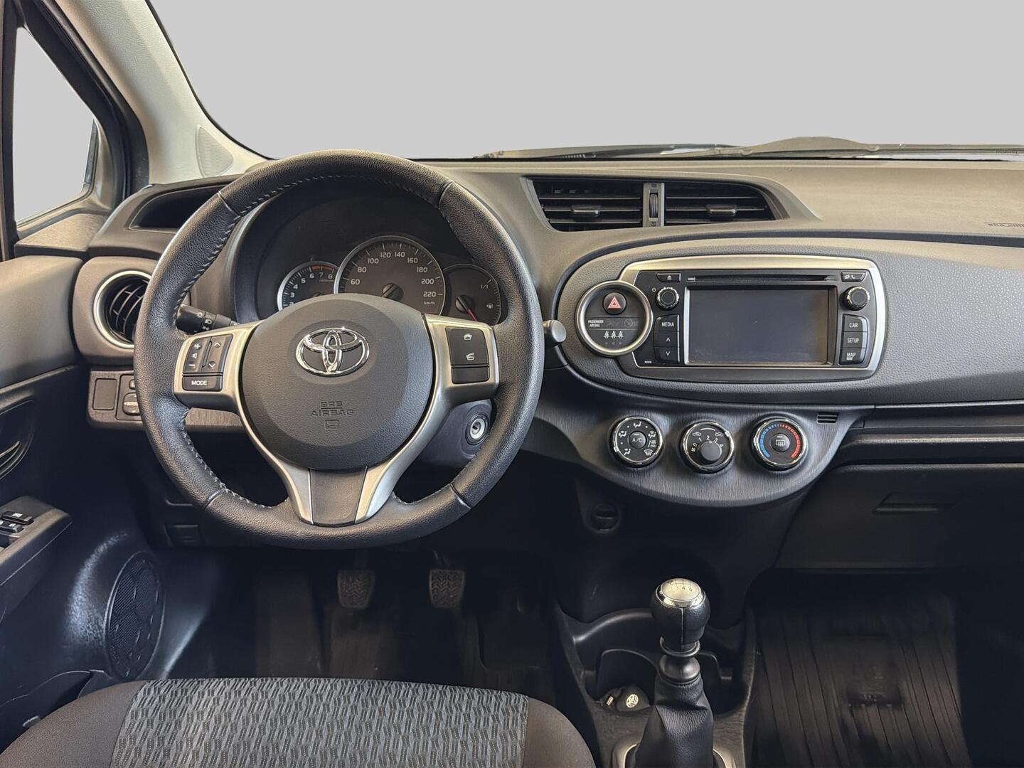 TOYOTA Yaris 2012