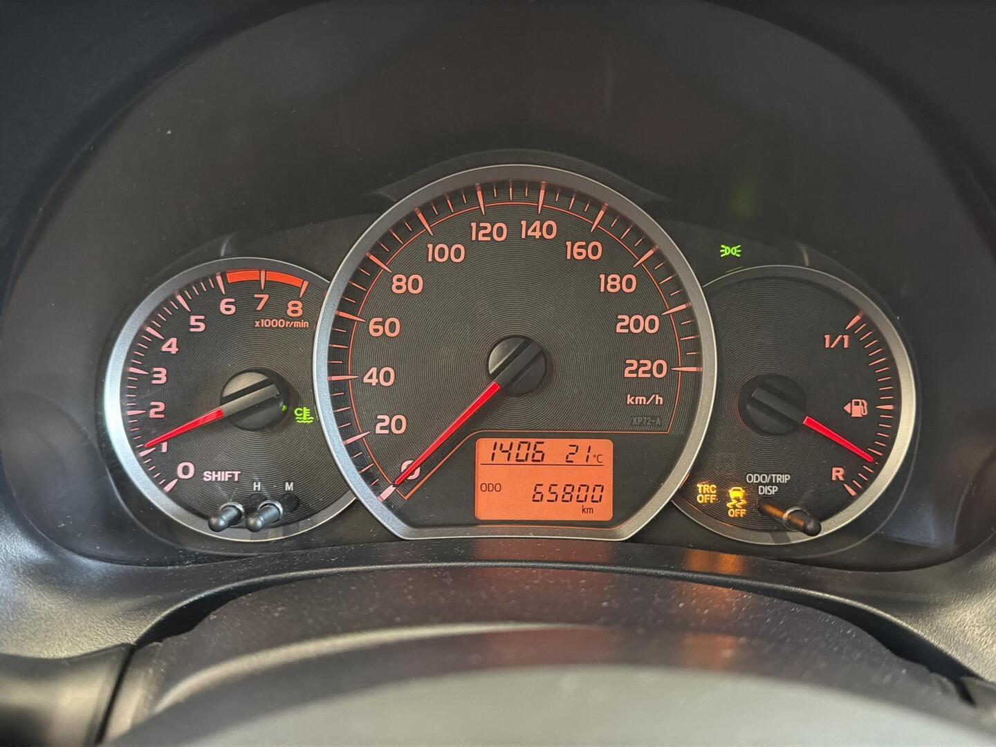 TOYOTA Yaris 2012