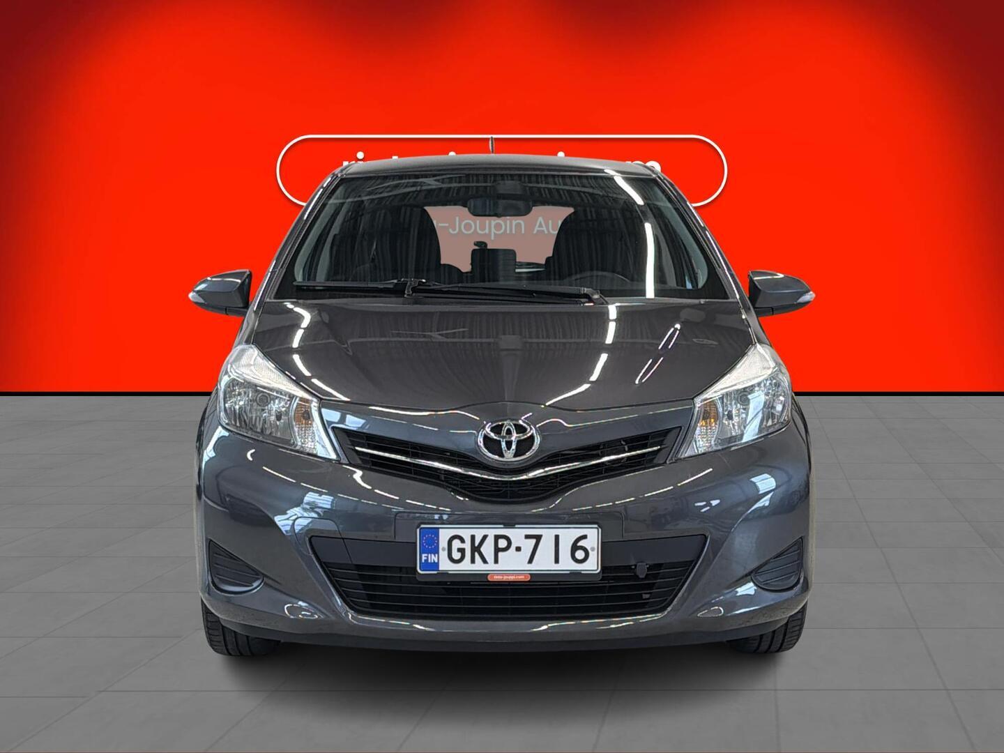 TOYOTA Yaris 2012