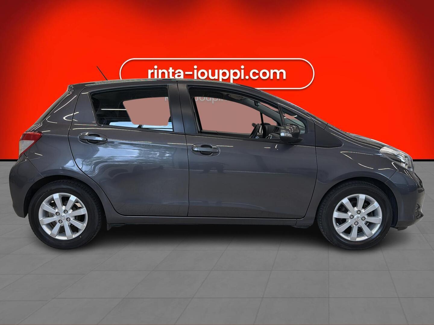 TOYOTA Yaris 2012