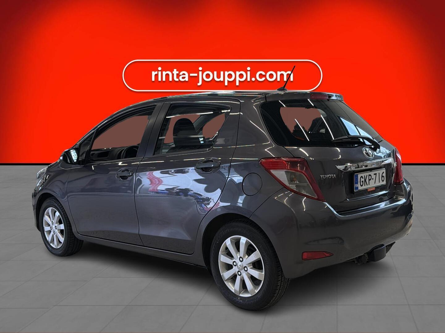 TOYOTA Yaris 2012