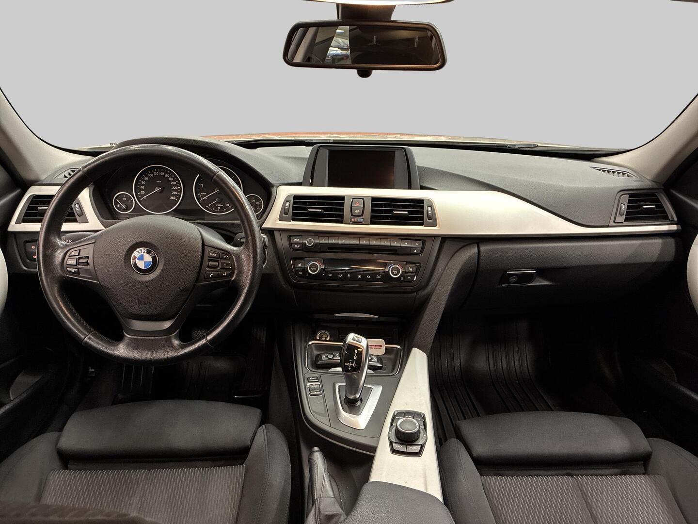 BMW 320 2013