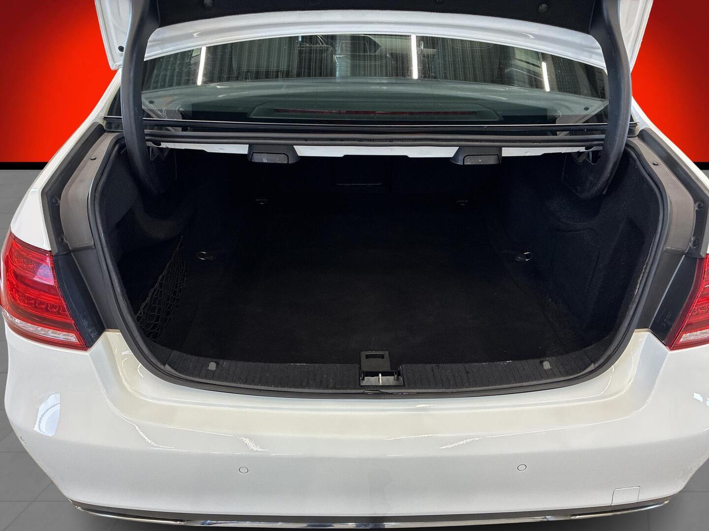 MERCEDES-BENZ E 2016