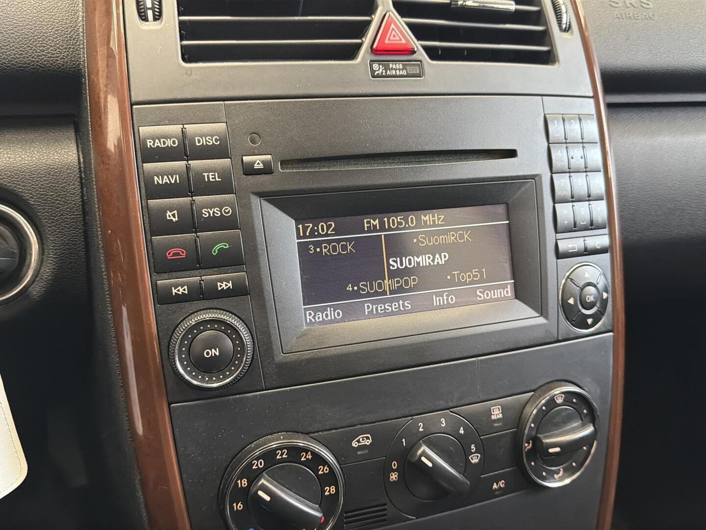 MERCEDES-BENZ A 2010