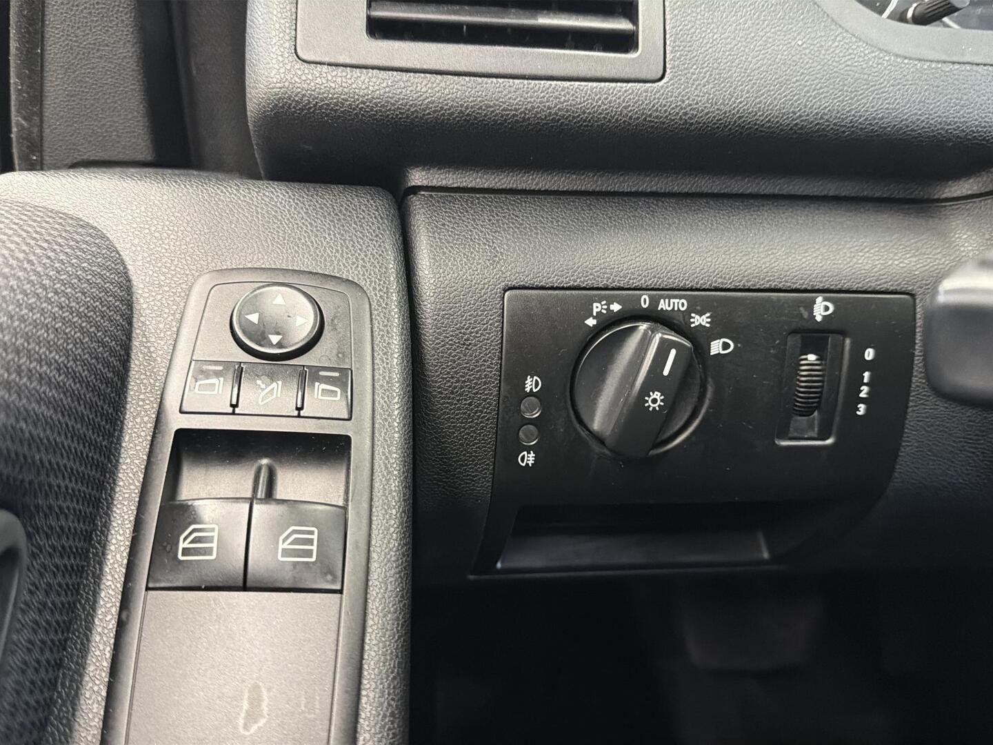 MERCEDES-BENZ A 2010