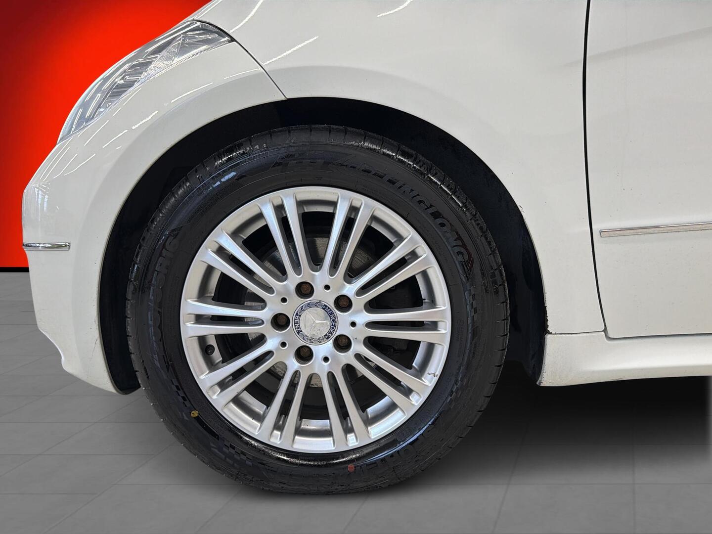 MERCEDES-BENZ A 2010