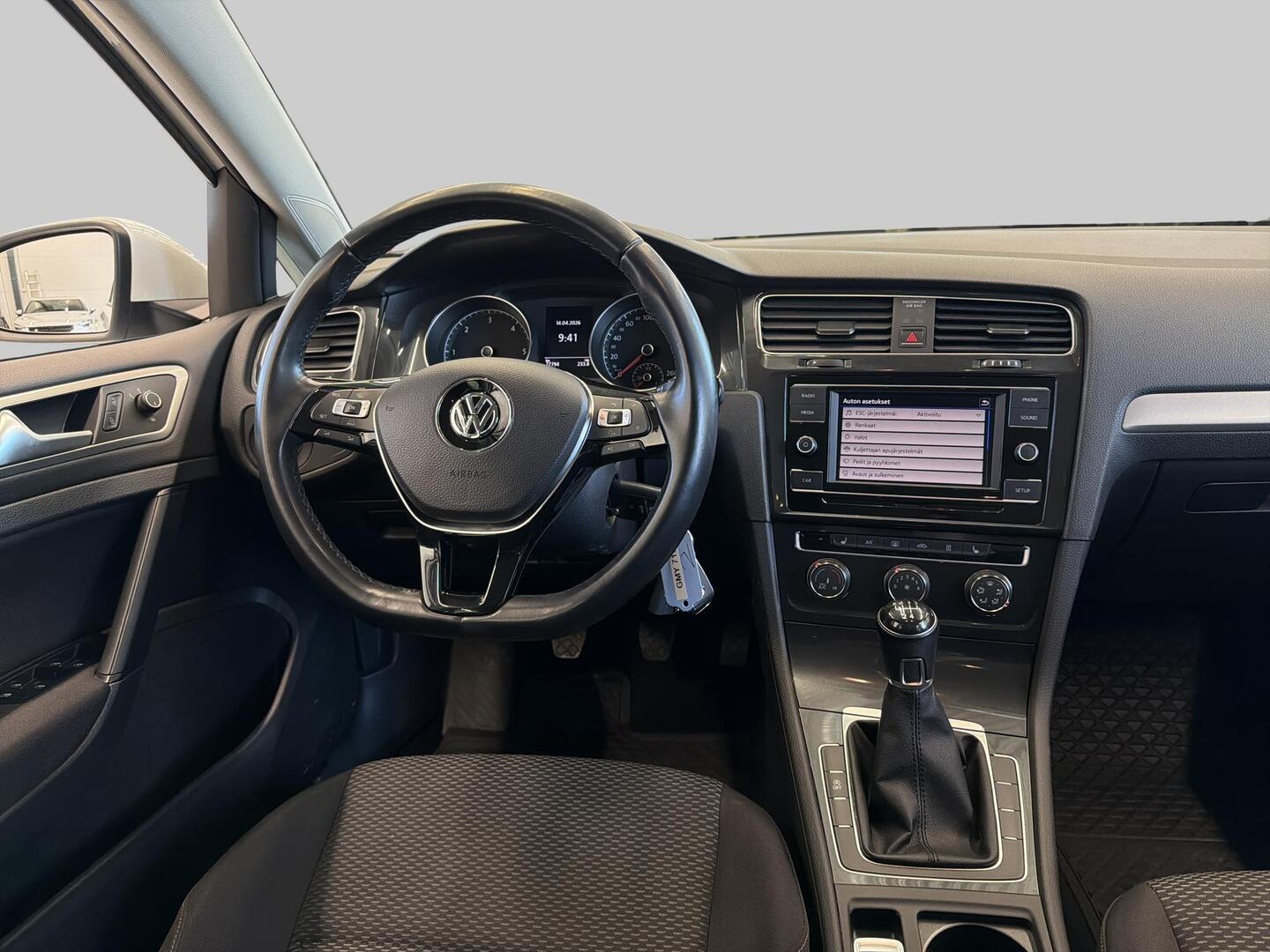 VOLKSWAGEN Golf 2018