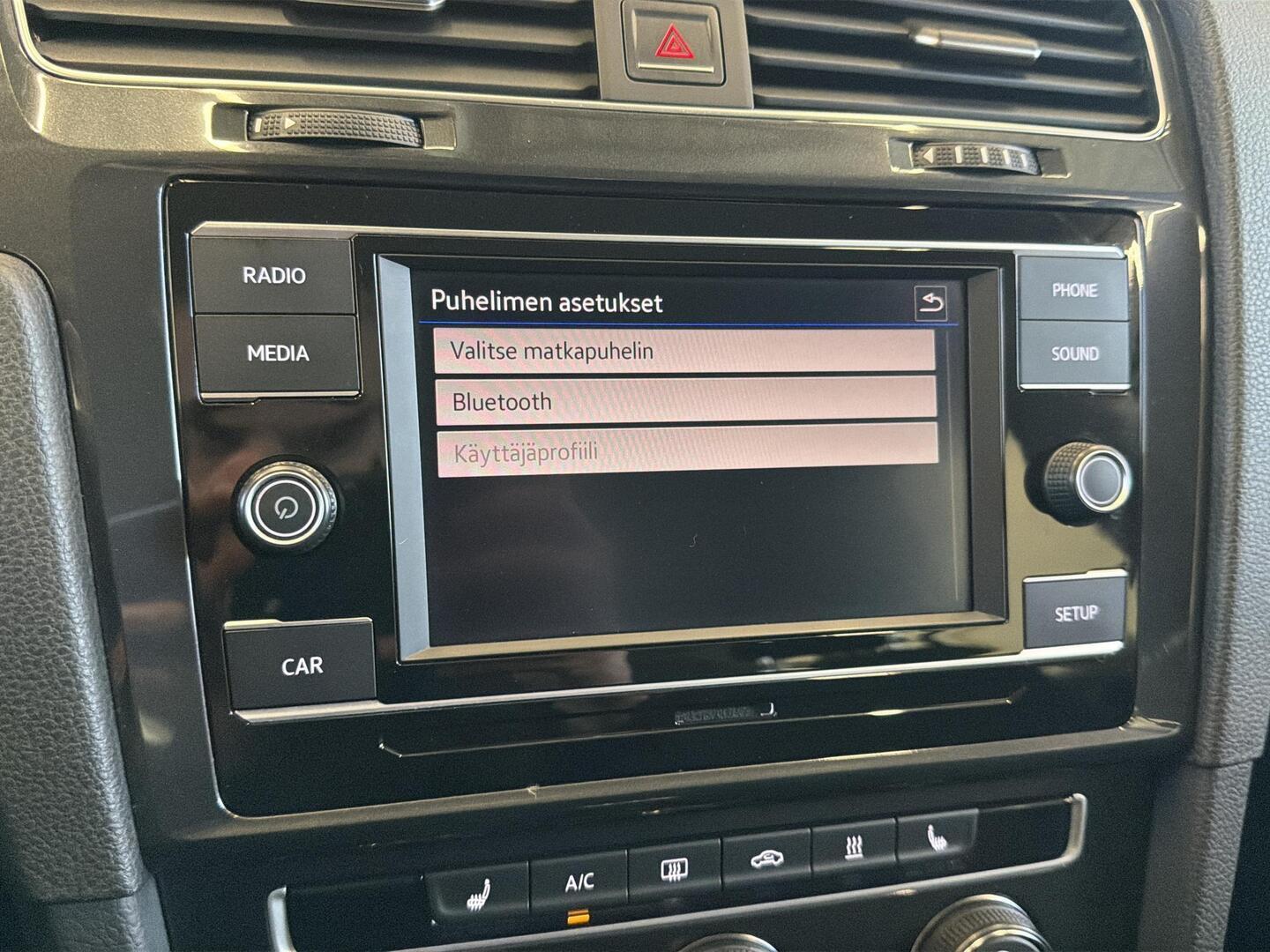 VOLKSWAGEN Golf 2018