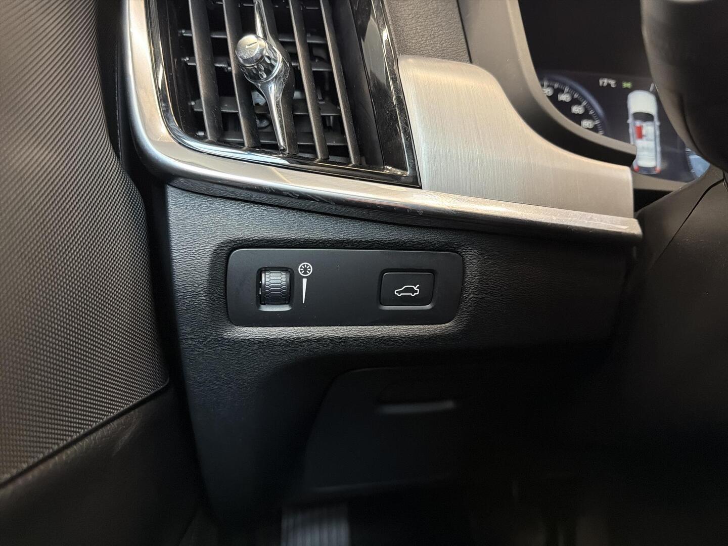 VOLVO V90 2020