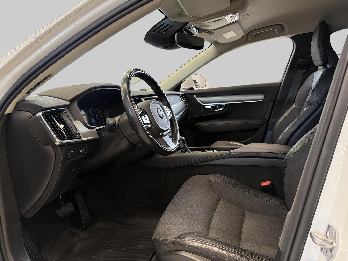 VOLVO V90 2020