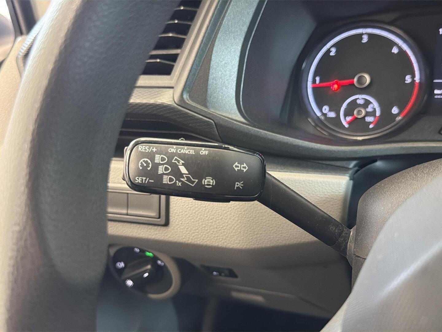 VOLKSWAGEN Transporter 2021