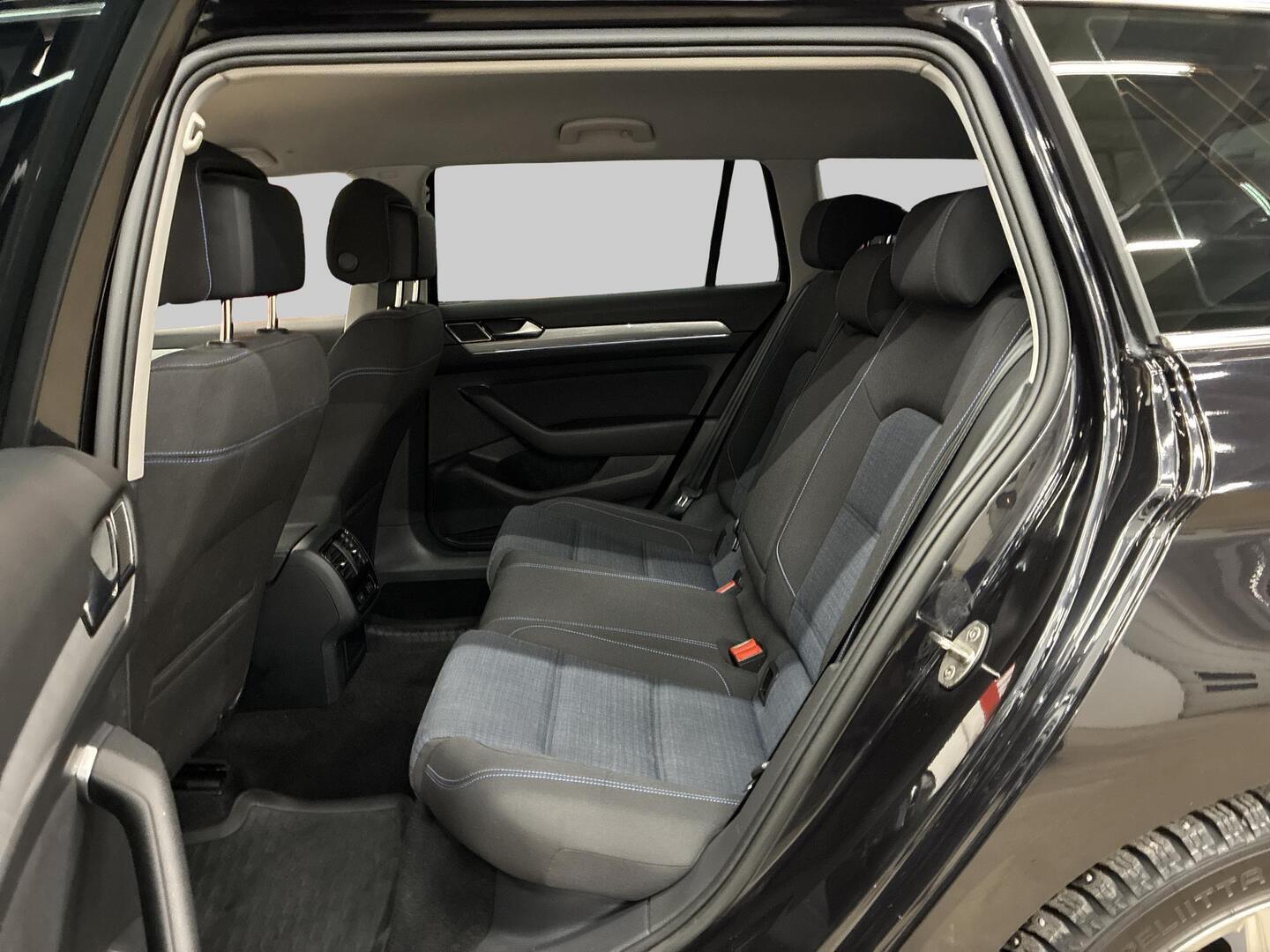 VOLKSWAGEN Passat 2021